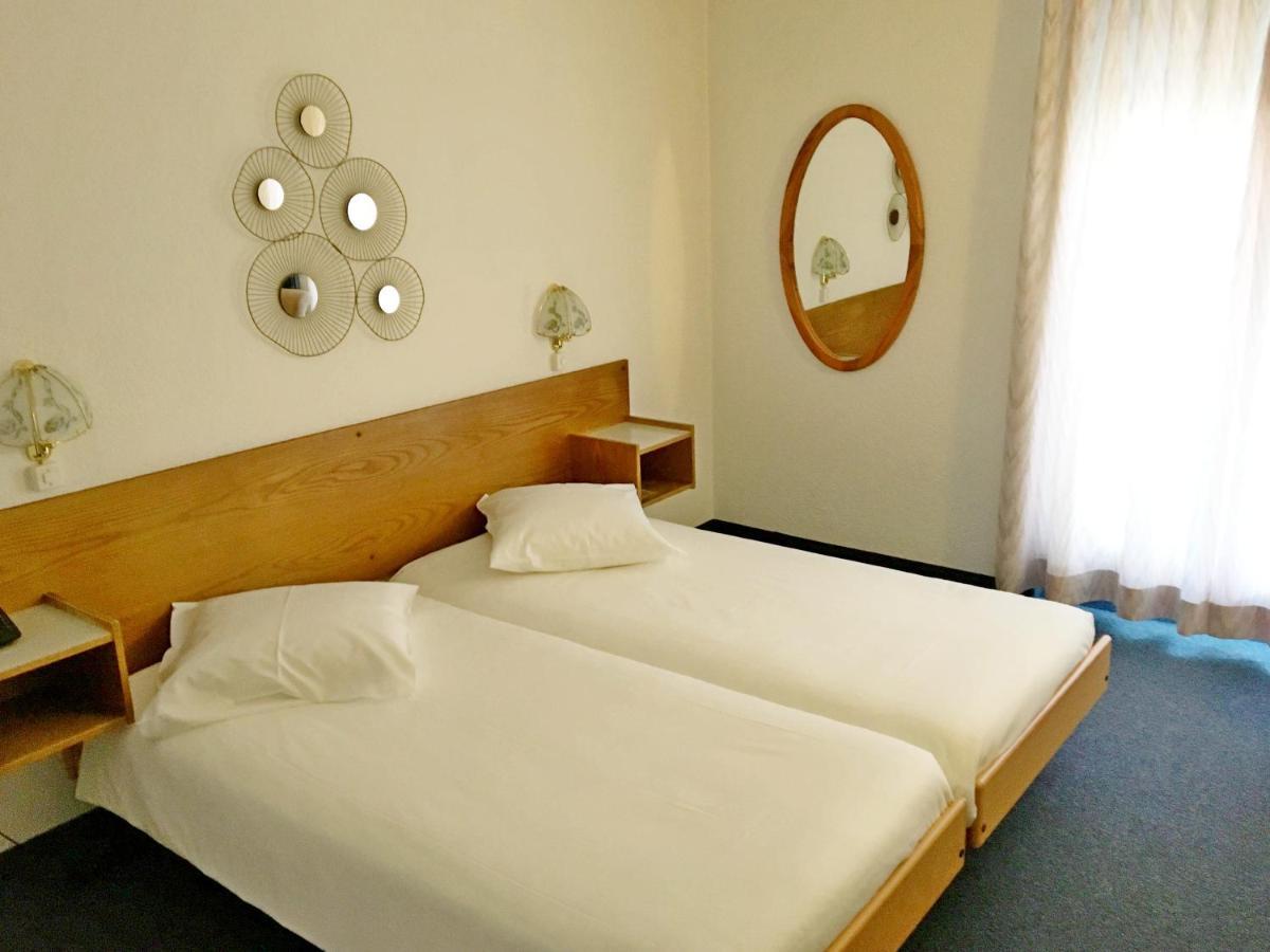 Hotel Restaurant De La Plage Gland Bagian luar foto