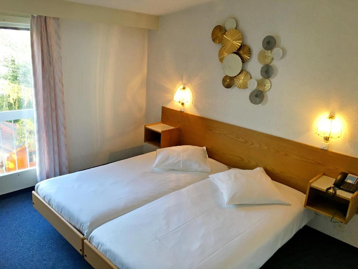 Hotel Restaurant De La Plage Gland Bagian luar foto