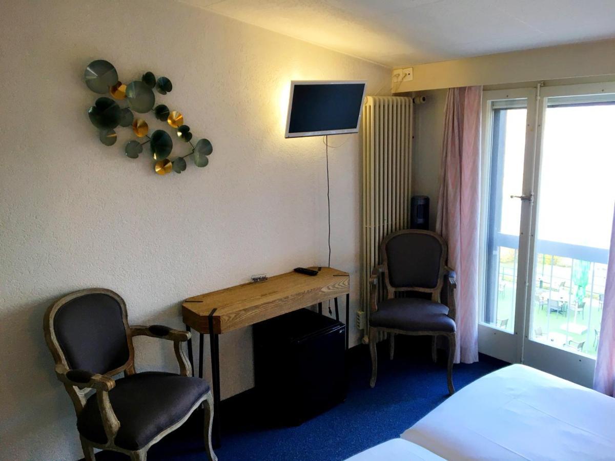Hotel Restaurant De La Plage Gland Bagian luar foto