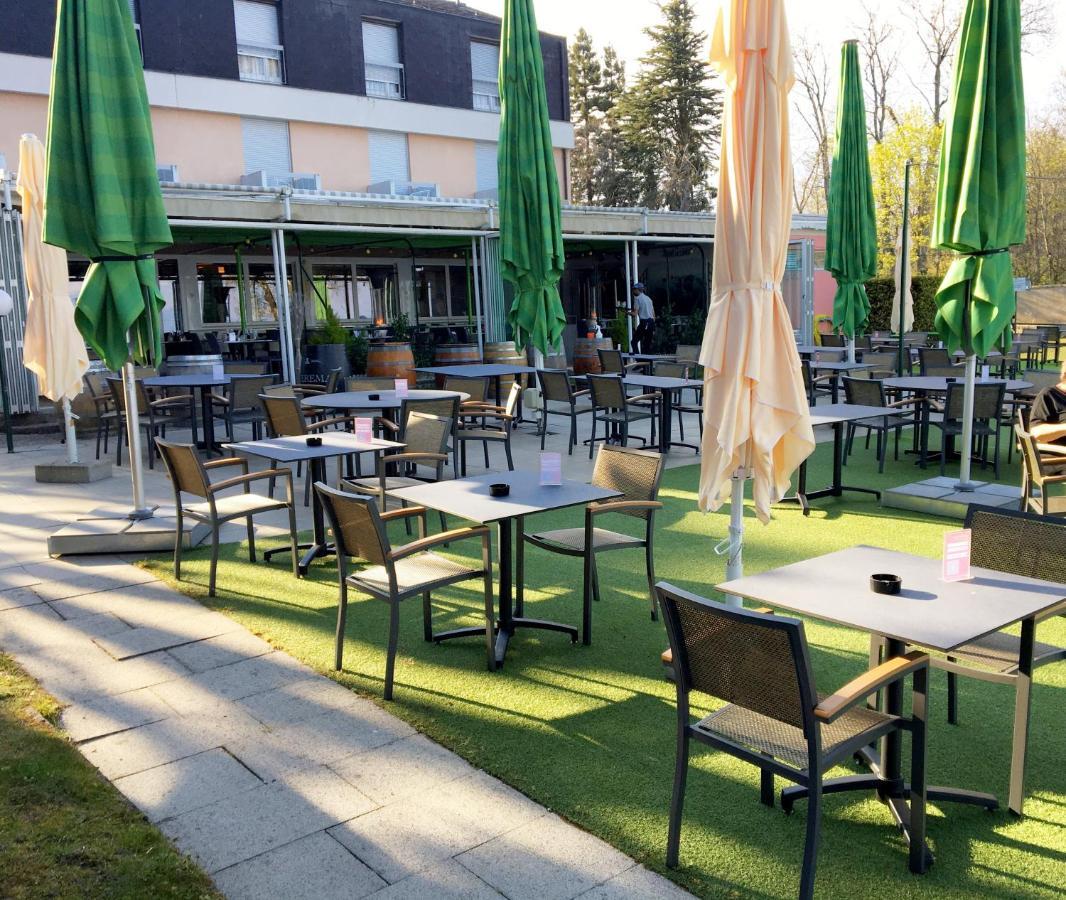 Hotel Restaurant De La Plage Gland Bagian luar foto