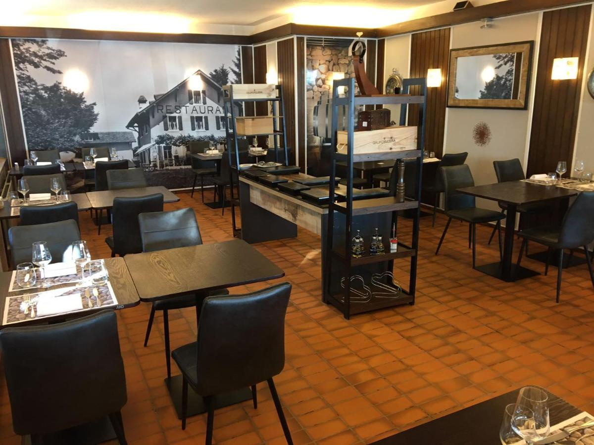 Hotel Restaurant De La Plage Gland Bagian luar foto