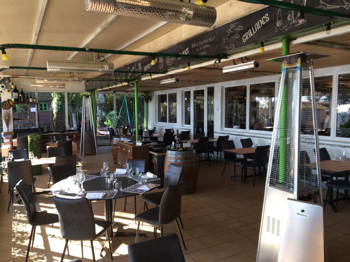 Hotel Restaurant De La Plage Gland Bagian luar foto